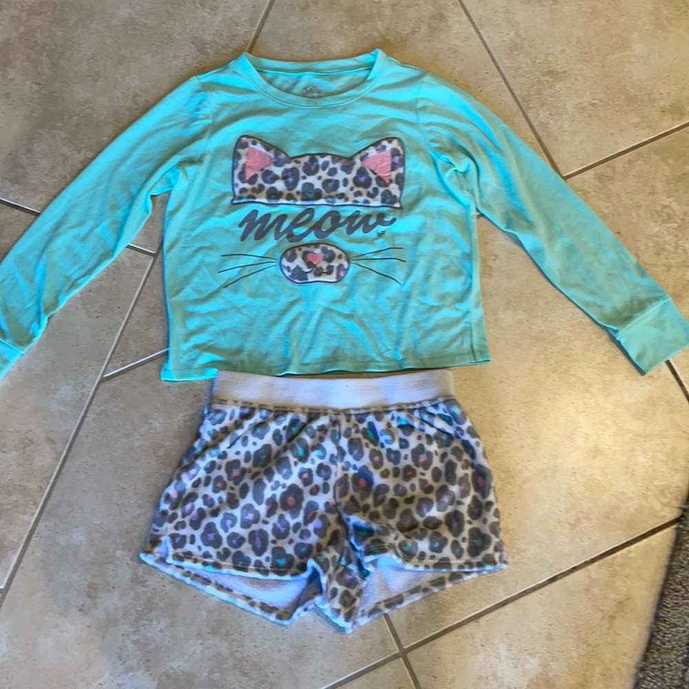 Cute colorful leopard print pagan set